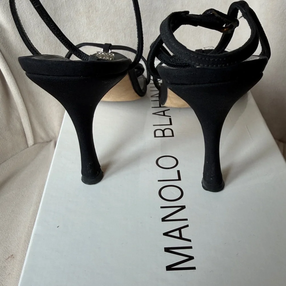 MANOLO BLAHNIK Vintage Black Crystal-Column T-Strap Sandal Size 38.5 8.5